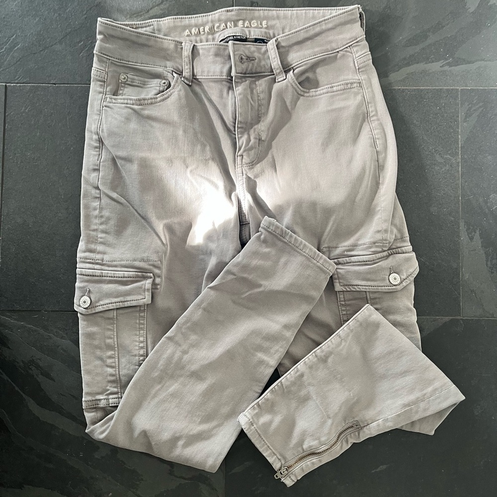American Eagle, next level stretch cargo jeggings. Sz 4